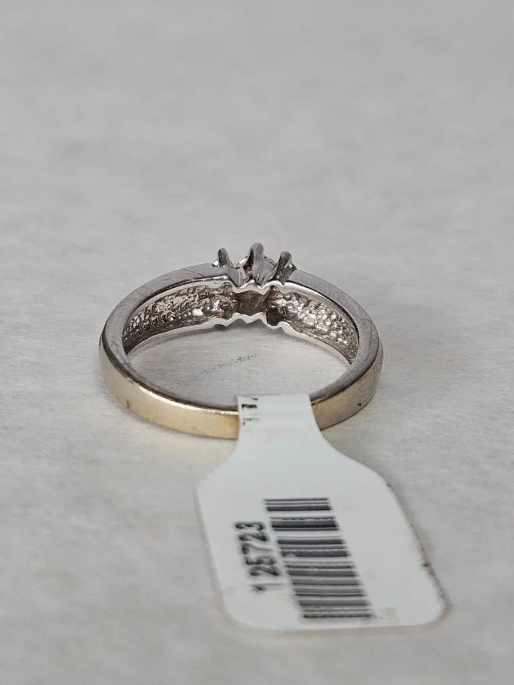 N/A 18k white